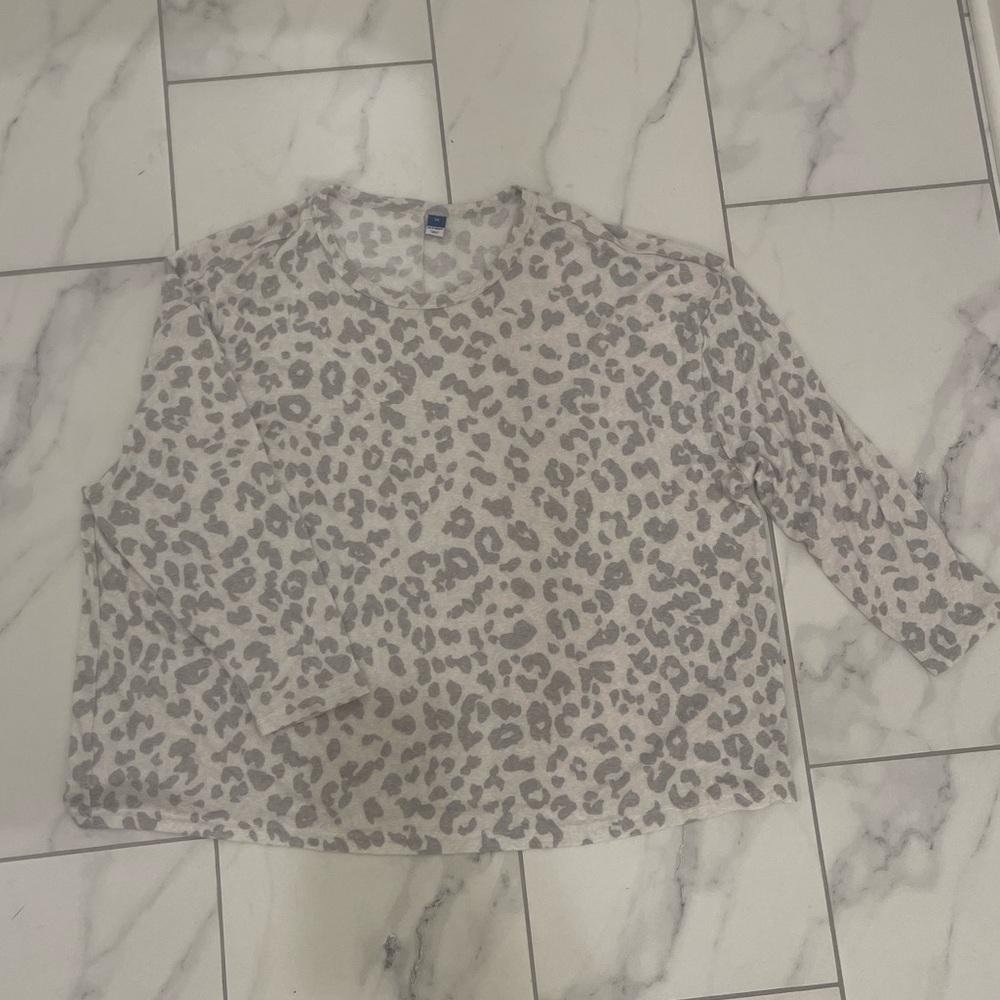 3X oversized flowy soft top from Old Navy.